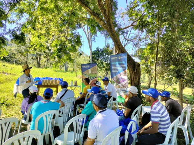 Las temáticas expuestas a los productores y extensionistas durante el desarrollo de la jornada correspondieron a las características de las variedades; manejo agronómico de los cultivos en los componentes del riego, manejo integral de arvenses, plagas y enfermedades, y proceso de producción de semilla de calidad.